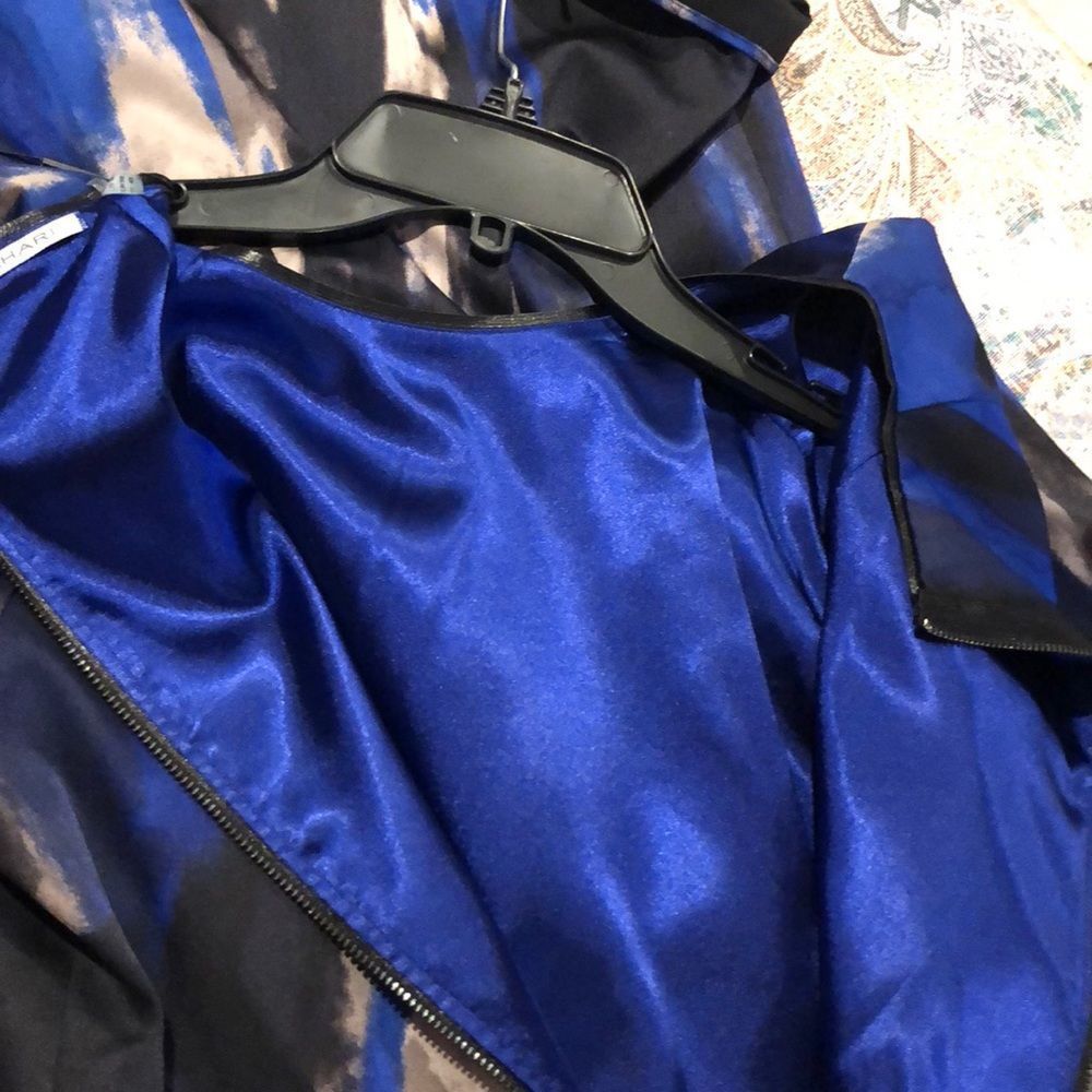 Dress - Picture 6 of 6